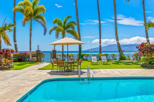 Historic Lahaina Front Street Apartment | Lahaina Shores 202