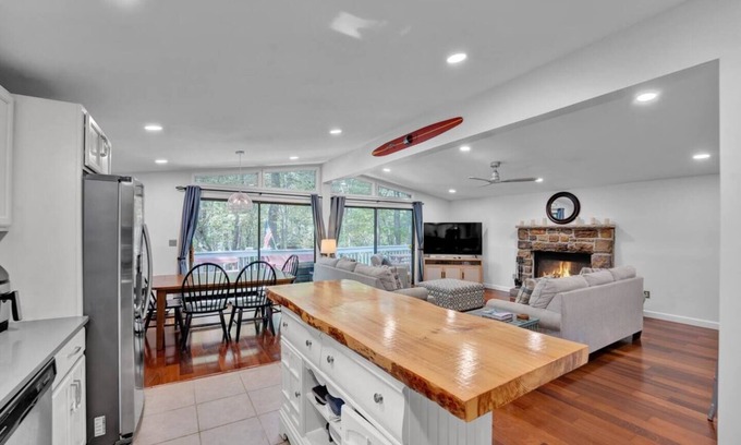 Locust Lake Village Cabin | Lake Chalet near the Beech