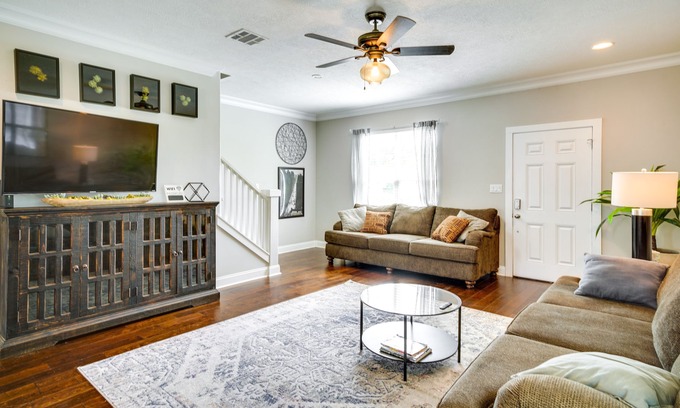 Lake Charles House | Lake Charles Vacation Rental Near Downtown!