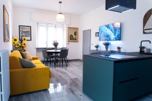 Abbadia Lariana Apartment | Lake Como - 3 min Walk from Beach - Modern Flat for 5 Guests