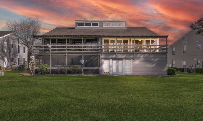 April Sound Condo | Lake Conroe Condo in Gated Community with Porch & Modern Amenities—Your Ideal Getaway Spot!