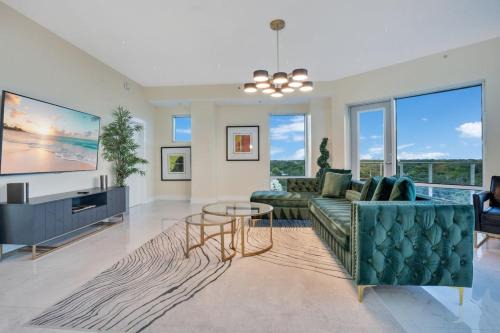 South Eola Apartment | Lake Eola Corner 3 BDRM Suite