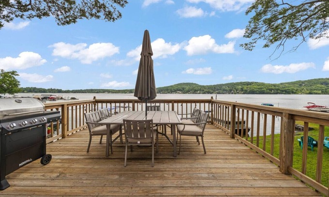 Copake Lake House | Lake Front House with Rustic and Charming Feel