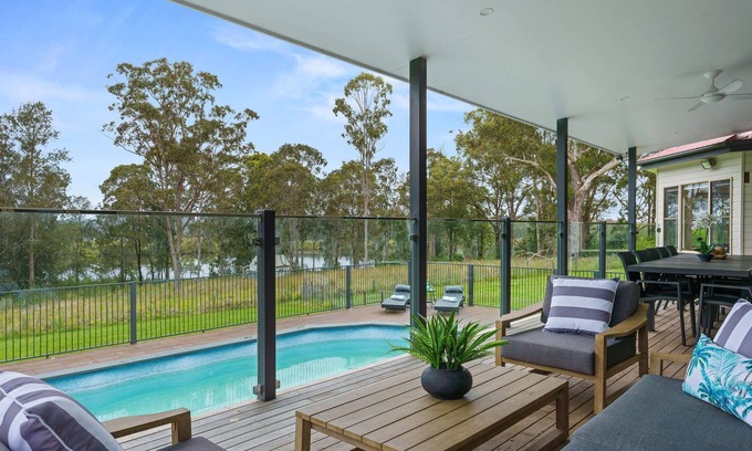 Nabiac House | Lake House Family Stay - Pool, Firepit, Gamesroom