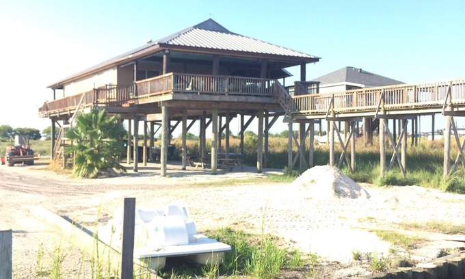 Lake Catherine House | Lake House (Tween Da Lakes) located on Lake Catherine Island