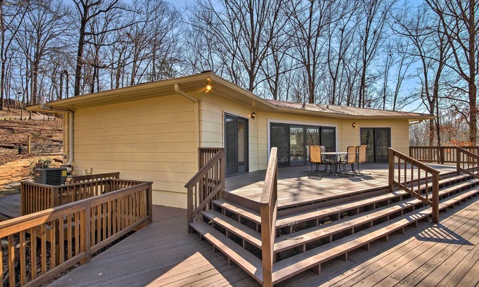 Gainesville House | Lake Lanier Home w/Dock, Boat Parking, & Grill!