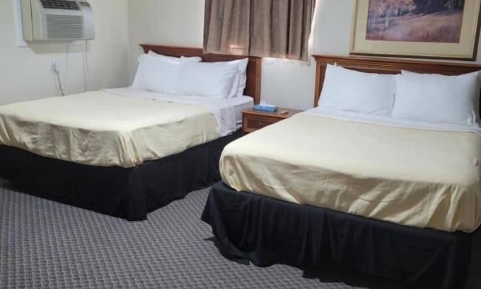 Saddlestring Hotel | Lake Stop Resort
