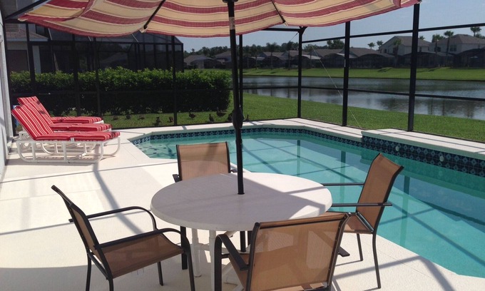 Lake Berkley Villa | Lake View Villa w/Private Pool, Games Rm/HD TV's/Fast WiFi – 10% Off 2025/26