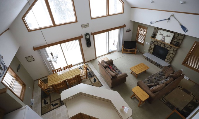 Presque Isle Cabin | Lakefront Cabin on Resort Grounds