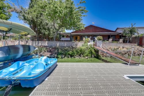 Clear Lake House | Lakefront California Townhome Near Wineries!