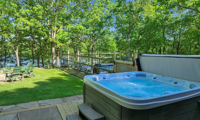 Pocono Mountain Lake House | Lakefront, Indoor Pool, Pvt Hot Tub, Kayaks, Games Ping Pong, Foosball