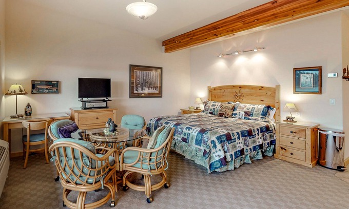 Polson Apartment | Lakefront studio with breathtaking balcony views, docks for swimming & kayaking