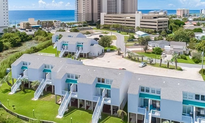 El Centro Beach House | Lakefront townhome near great attractions with beach access, pool & amazing view