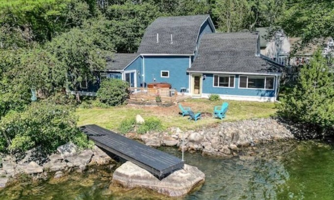 Weeks Mills House | Lakefront Trifecta with Private Hot Tub, Sauna & Free Daily Massages!