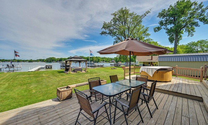 Warsaw House | Lakefront Warsaw Home w/Private Dock + Golf Cart