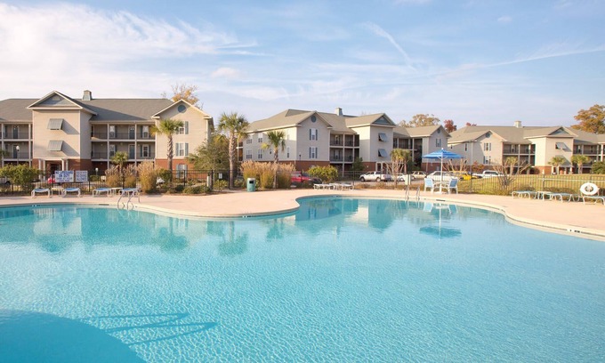 Santee Condo | Lakeside Bliss: 2BR Suite at Wyndham Lake Marion