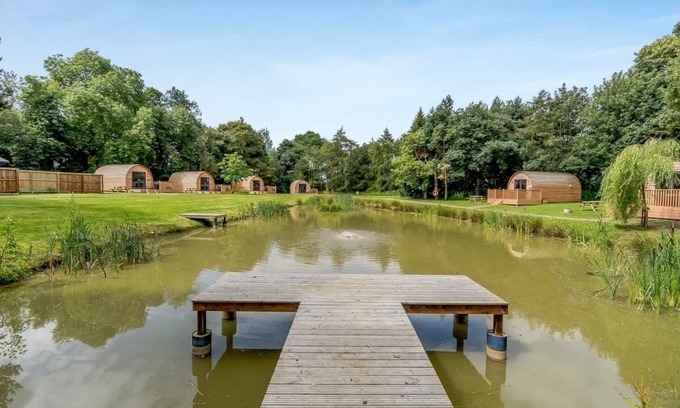 Cayton Ski Chalet | Lakeside Micro Lodge (Pet)