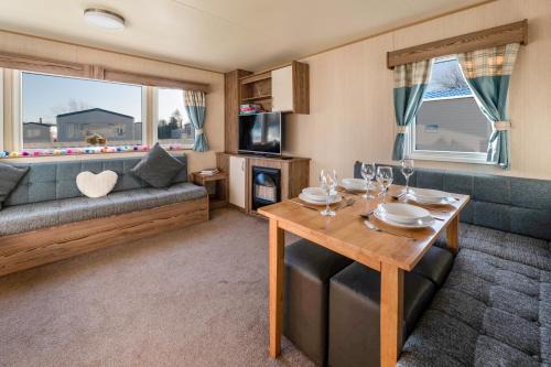 Grimsby Resort | Lakeside, Thorpe Park Cleethorpes Static Caravan