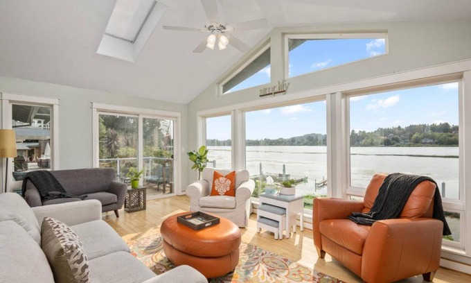 Otis House | LakeTime