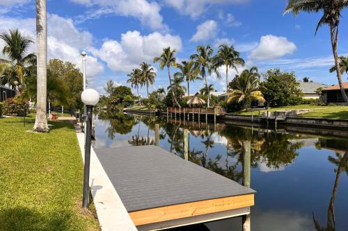 Fort Myers House | Lanai and Pool Waterfront Cape Coral Home!