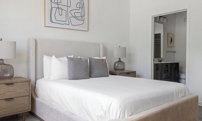 Mableton Apartment | Landing | Amazing 2BD, Rooftop Lounge, Pool