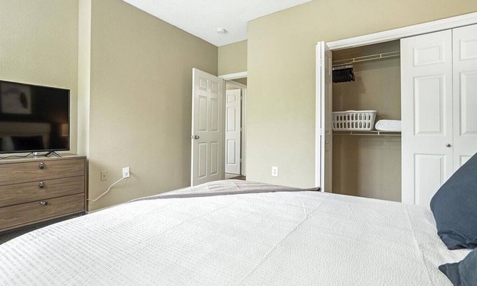 Lexington Apartment | Landing at Enclave at Hartland - 3 Bedrooms in Tanbark