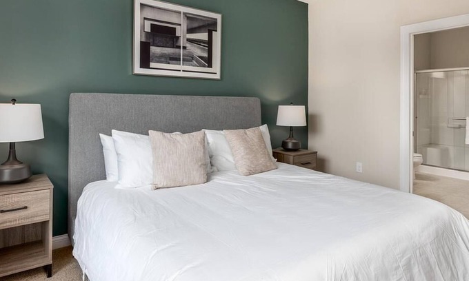 Lewis Center Apartment | Landing at Grand at Polaris - 2 Bedrooms in Downtown Columbus