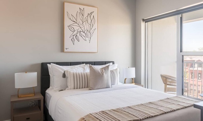 Compton Heights Apartment | Landing at Grand Flats - 1 Bedroom in Compton Heights