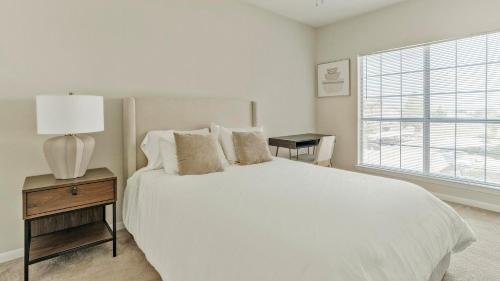 Southbelt/Ellington Apartment | Landing at Settlers Ranch - Pasadena