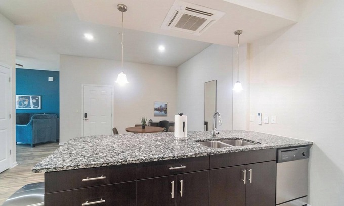 Charlotte Apartment | Landing | Beautiful 1BD, Clubhouse, Gym