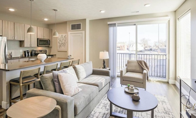 Woodburn Apartment | Landing | Chic 1BD, Pool, Gym