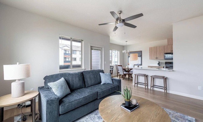 Molalla Apartment | Landing | Chic 2BD, Pool, Gym