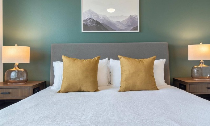 Klein Apartment | Landing | Incredible 1BD, Gym, Clubhouse