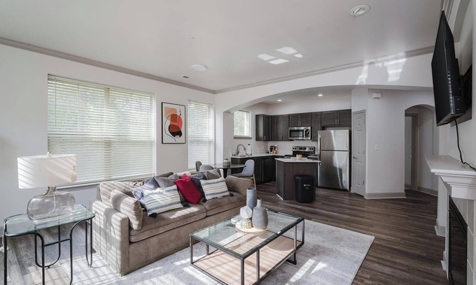 Corryville Apartment | Landing | Incredible 2BD, Clubhouse, Pool