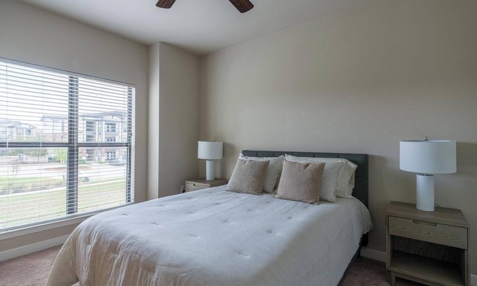 Katy Apartment | Landing | Modern 1BD, Pool, Courtyard