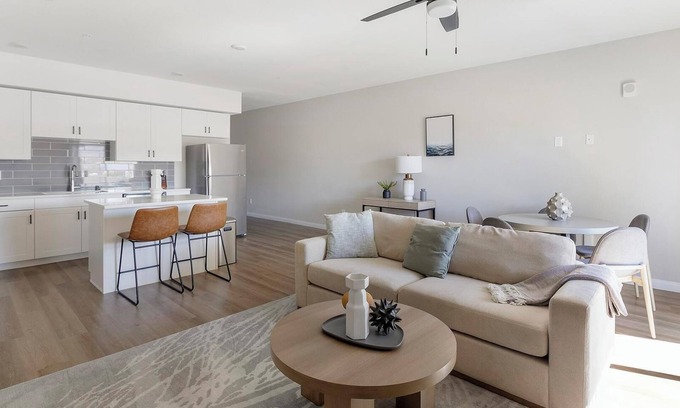 Townsite Apartment | Landing | Stunning 1BD, Pool, Rooftop Lounge