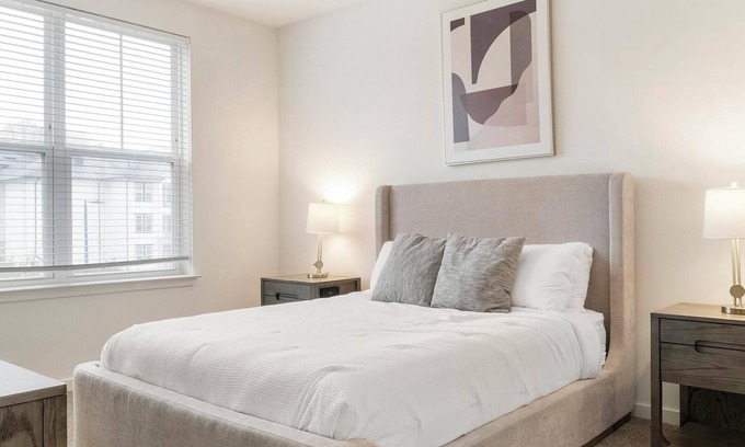 Mableton Apartment | Landing | Stylish 2BD, Rooftop Lounge, Yoga Studio