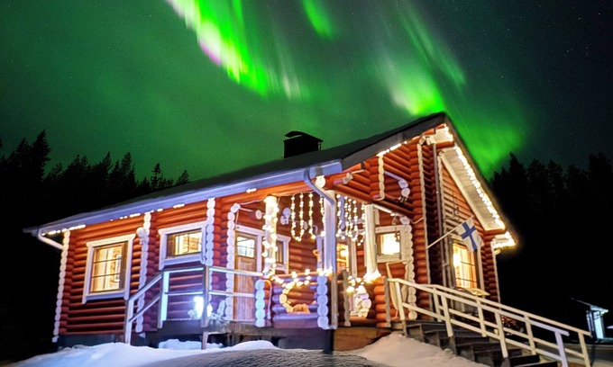 Ranua Villa | Lapin Villa Hiisi – Riverside Log Cabin with Sauna & Northern Lights