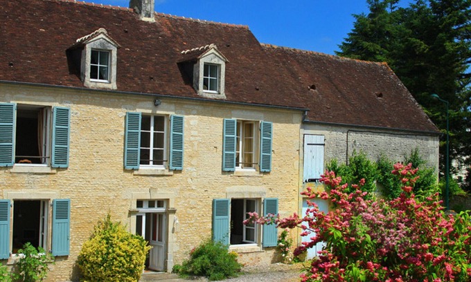 Ri Cottage | Large 18th c. house with garden and WiFi, pets welcome, quiet village