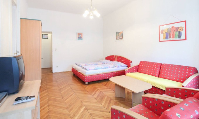 Josefstadt Apartment | Large apartment for 4 people in 2 bedrooms near the subway station
