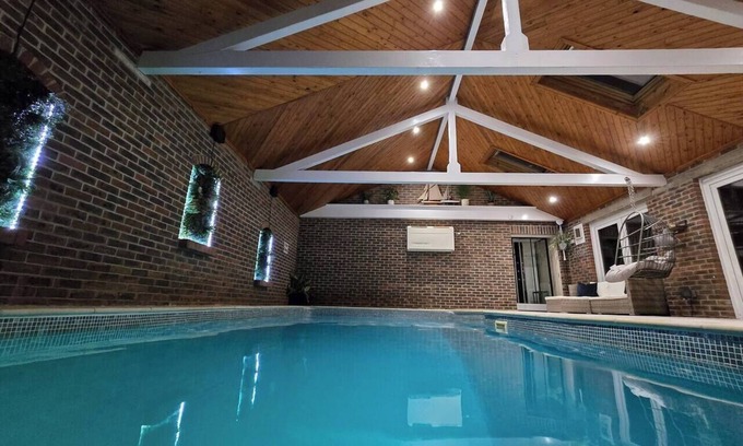 Holworth House | Large coastal cottage with spa and private pool