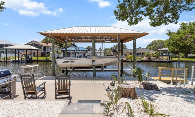 Dixie Shores House | Large Game Room Kayaks No Steps Waterfront