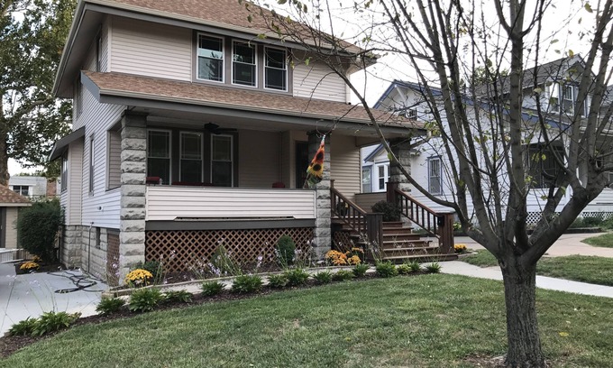 Dundee-Happy Hollow Historic District House | Large Home In Dundee For Families, Pets Welcome