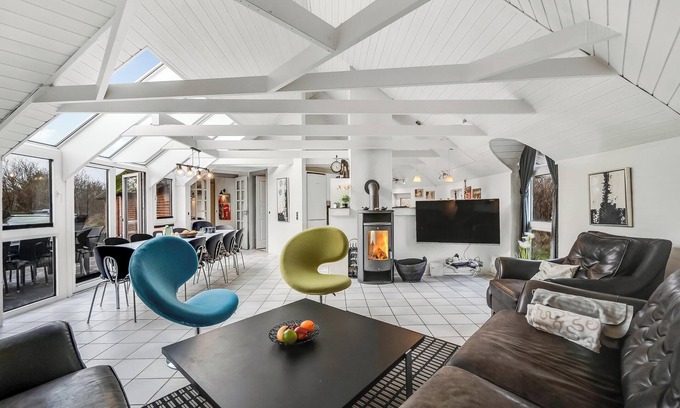 Klegod Strand Cottage | Large pool house with 6 person outdoor spa 1015