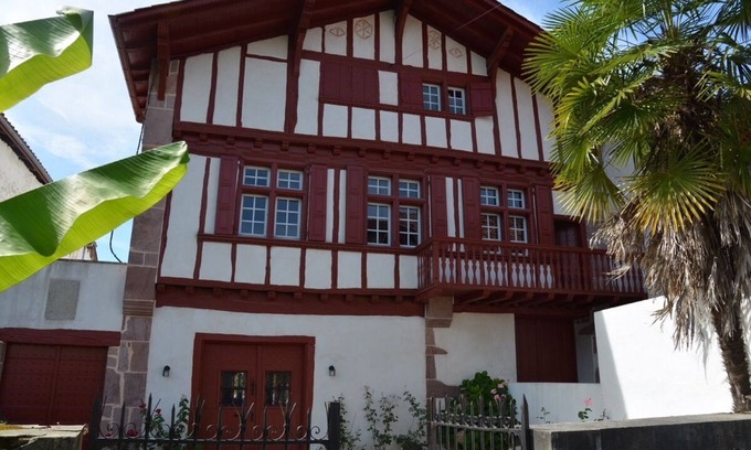 Ainhoa House | Large typical family home