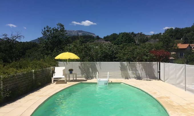 Tallard House | Large vacation home with child-safe pool on the edge of the village of Tallard