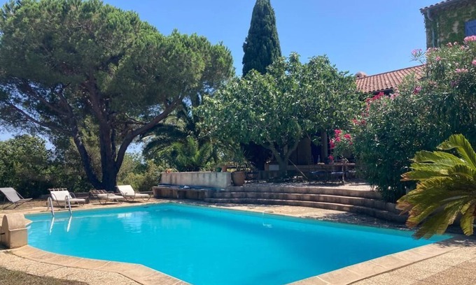 Le Pradet Villa | Large villa with pool, 1.5 kms from the beach. 10 people max