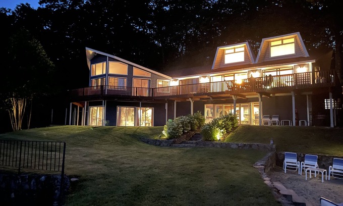 Sebago House | Large waterfront family lake house - everything for the lake!