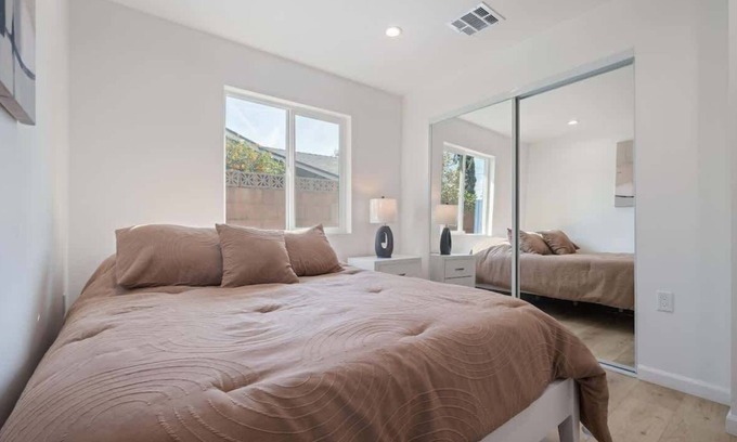 Sun Valley House | Laurel Canyon Getaway