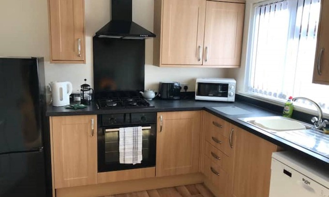 Sowerby Cottage | Lavender Cottage - Thirsk Town w. Private Parking